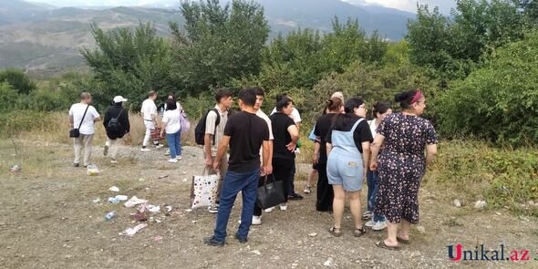 Şamaxıda turistləri aparan avtobus qəzaya uğradı: Xəsarət alanlar var - YENİLƏNİB + FOTO