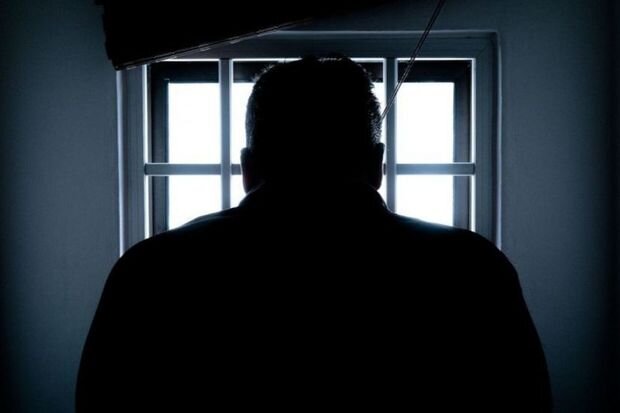 Atası bankdan kredit götürdü, evini girov qoydu, obyekti yandırdı