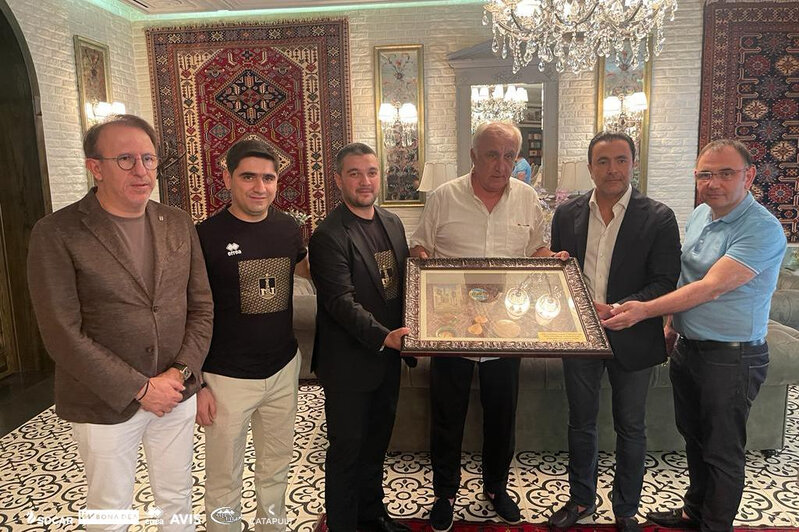 "Neftçi" və "Beşiktaş" rəhbərləri arasında rəsmi görüş olub - FOTO