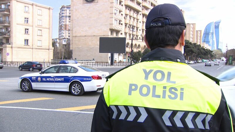 Polisin kuryeri tutacağı ilə bağlı sosial şəbəkələrdə yayılan iddialara RƏSMİ CAVAB