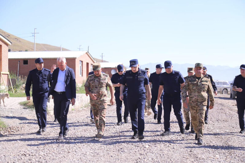 Kamran Əliyev Kəlbəcər və Laçına səfər edib, hərbçilərlə görüşüb - FOTO