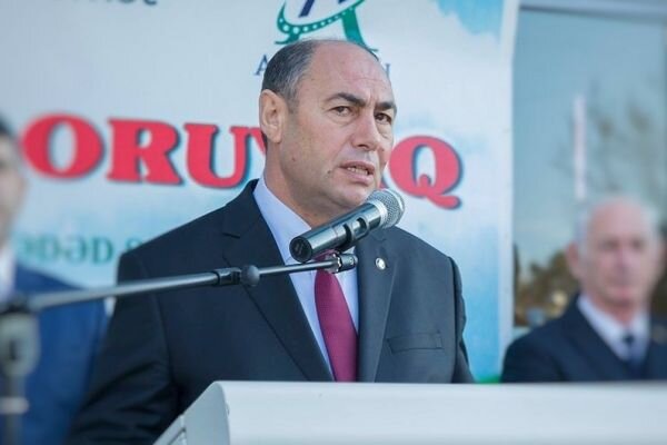 İcra Başçısı Vidadi İsayev 4 manatlıq şirkəti 100 min AZN-lik tenderdə qalib etdi