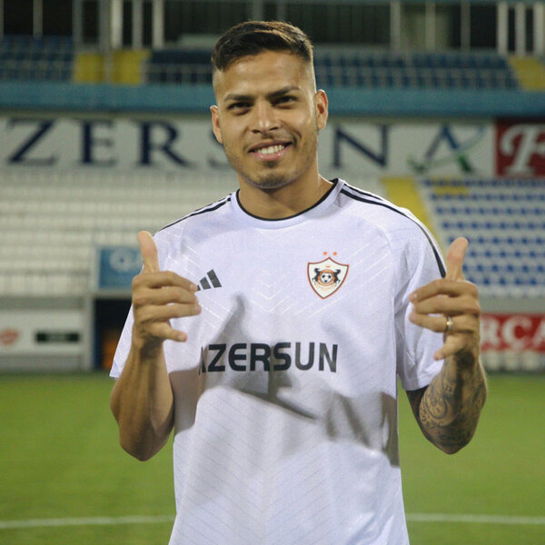 "Qarabağ" yeni futbolçu transfer etdi - FOTO