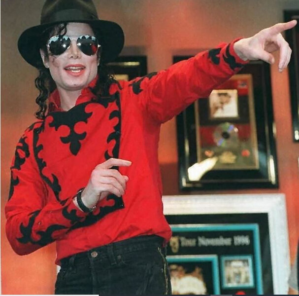 Maykl Cekson ölümündən 14 il sonra TƏCAVÜZDƏ İTTİHAM OLUNUR - FOTO