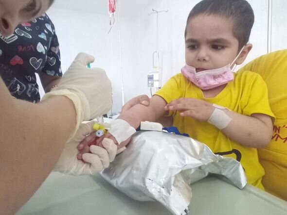 Beş yaşlı Aylinin dəstəyə ehtiyacı var: Müalicə üçün 800 manat lazımdır - FOTO