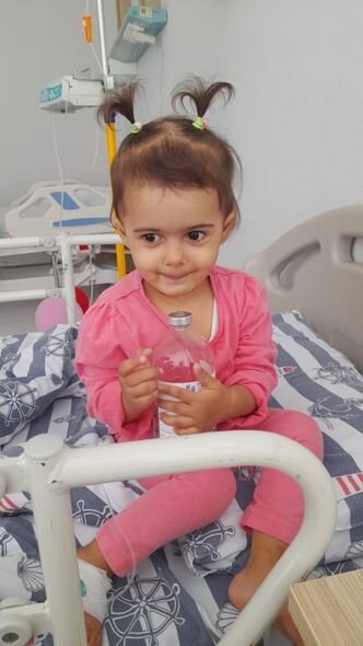 3 yaşlı Rənanın sizin dəstəyinizə ehtiyacı var: Müalicə olunmalıdır - FOTO