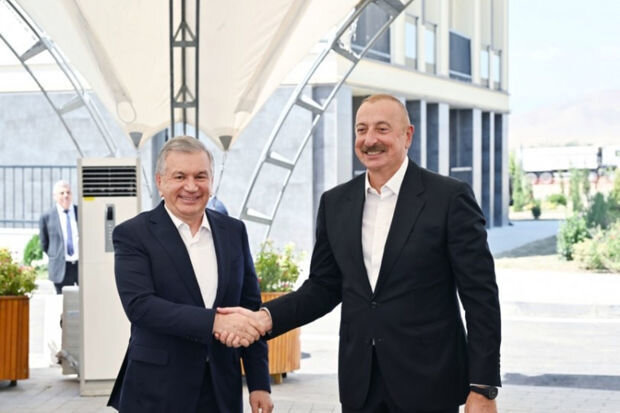 İlham Əliyev Şavkat Mirziyoyevi təbrik edib
