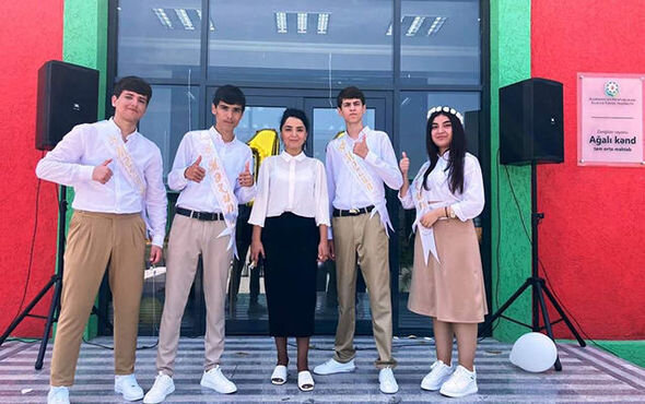 Otuz il sonra Ağalı ilk tələbəsinin uğuruna sevinir - FOTO