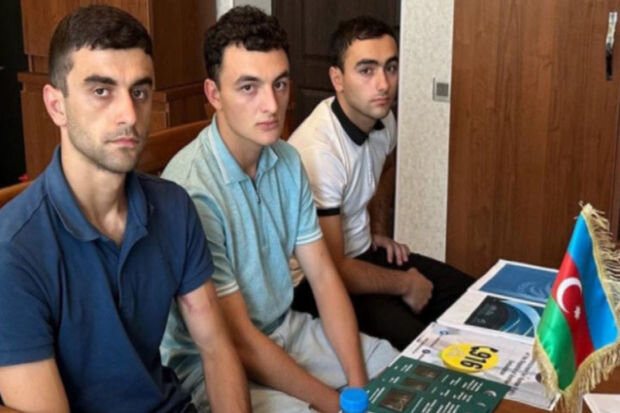 BQXK sərhəddə saxlanılan erməni futbolçularla görüşüb