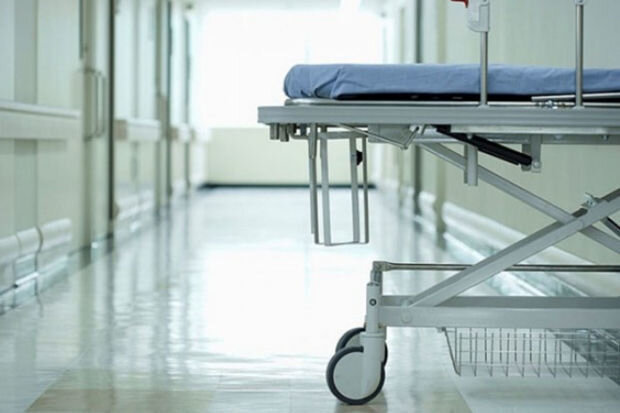 Bərdə Rayon Mərkəzi Xəstəxanasında internet problemi: İnsanlar saatlarla dəhlizdə əziyyət çəkiblər - VİDEO