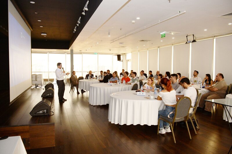 "AzInTelecom" jurnalistlər üçün təlim keçirib-Fotolar