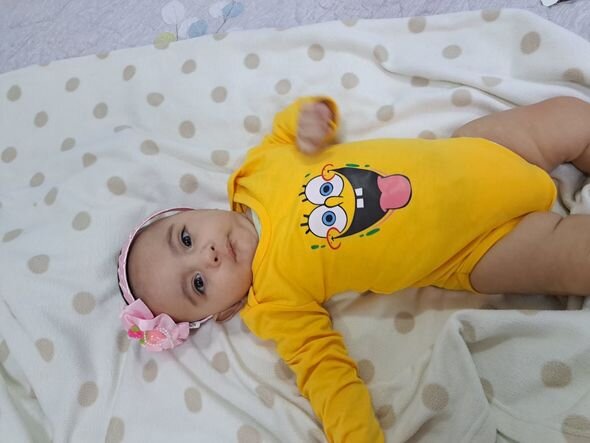 7 aylıq Xədicənin anası fəryad edir: "Övladımı itirməkdən qorxuram, dəstəyə ehtiyacımız var" - FOTO