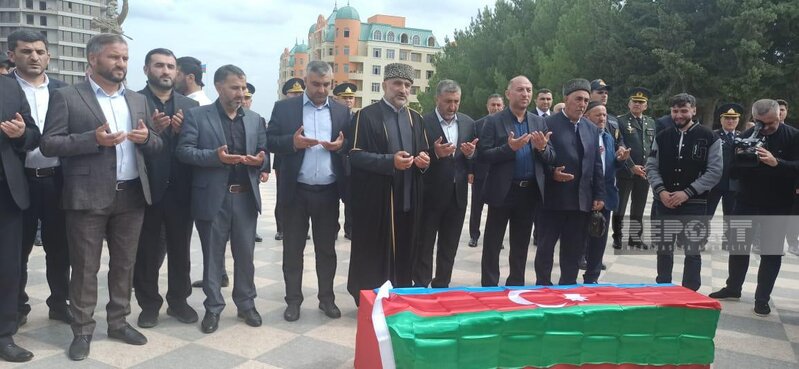 Erməni terroru nəticəsində həlak olan polis serjantı Asim Camalzadə dəfn olunub - YENİLƏNİB