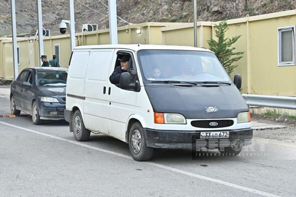"Laçın" sərhəd-buraxılış məntəqəsindən erməniəsilli şəxslərin sərbəst keçidi təmin olunur - FOTO