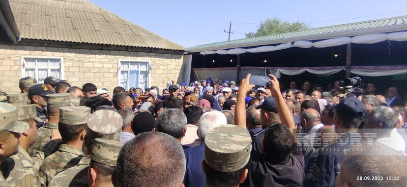 30 il əvvəl Füzulidə itkin düşən hərbçi Salyanda dəfn edilib - FOTO