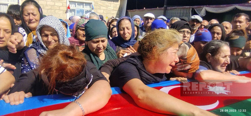 30 il əvvəl Füzulidə itkin düşən hərbçi Salyanda dəfn edilib - FOTO