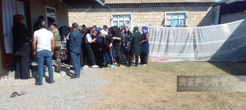 30 il əvvəl Füzulidə itkin düşən hərbçi Salyanda dəfn edilib - FOTO