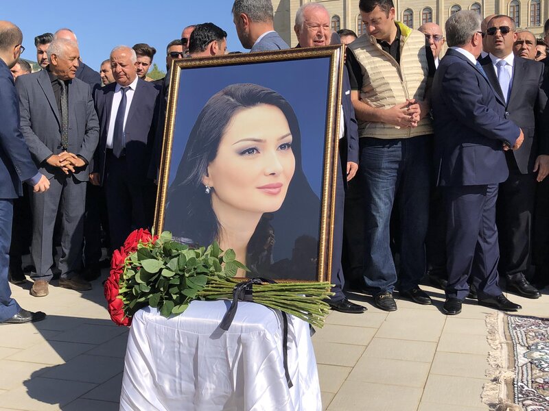Qənirə Paşayeva dəfn olunub - YENİLƏNİB-CANLI