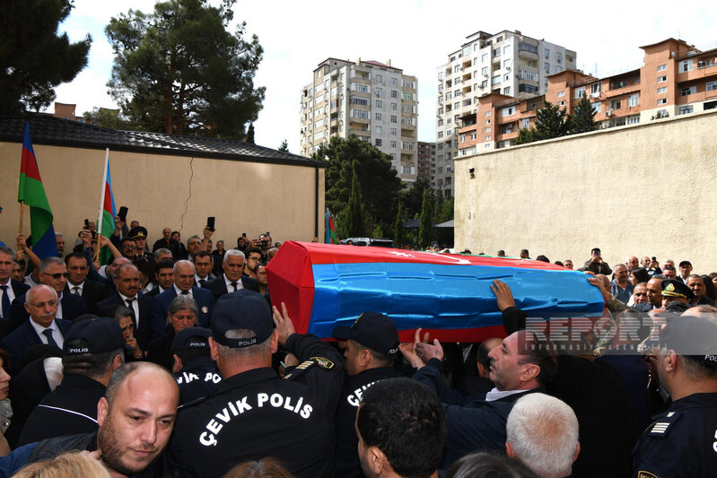 Daşaltıda 31 il sonra meyitinin qalıqları tapılan şəhidlə vida mərasimi başa çatıb - YENİLƏNİB - FOTO