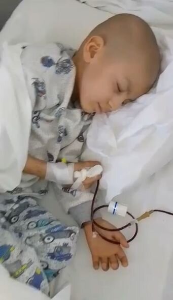 Leykozdan əziyyət çəkən Şahruxun anası: "Son istəklərini yerinə yetirmək istəyirəm" - FOTO/VİDEO