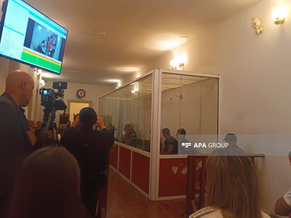 Bakıda hipermarketə silahlı hücumla bağlı məhkəmə baxışı başlayıb - YENİLƏNİB + FOTO