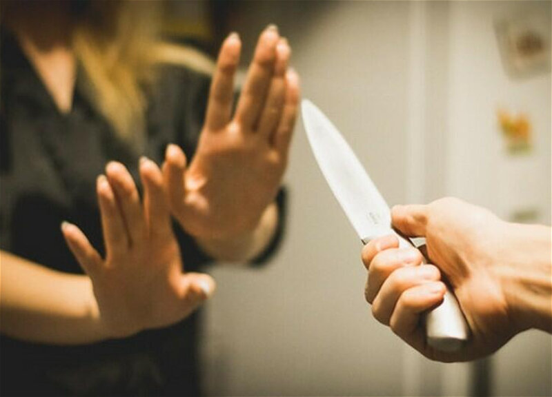 Bakıda ər arvadını bıçaqlayıb