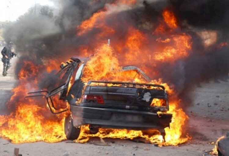 Zərdabda yol-nəqliyyat hadisəsi zamanı maşın yanıb