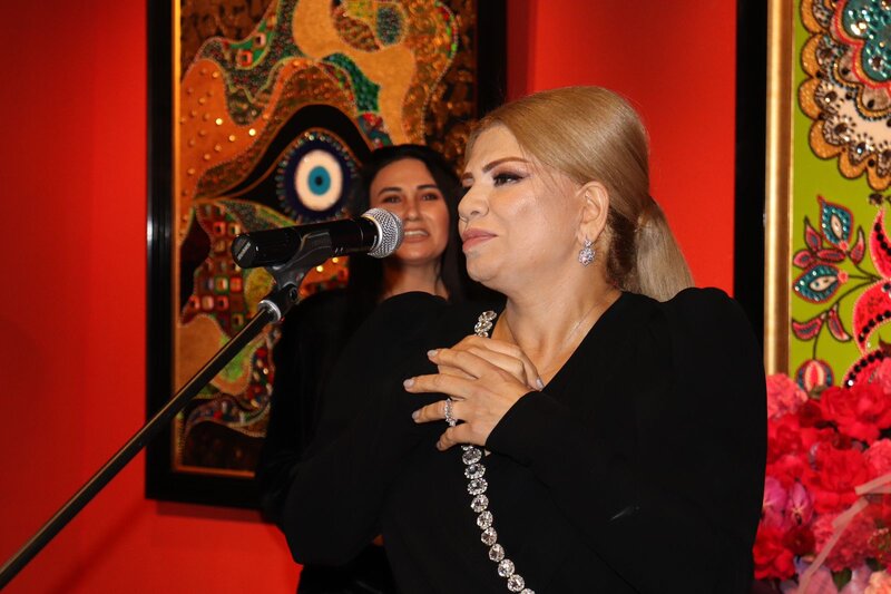 Rəssam Mehriban Alışovanın "Rənglərin Sehirli İşığı" sərgisinin açılışı oldu- VİDEOREPORTAJ