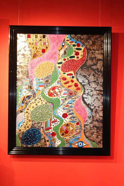 Rəssam Mehriban Alışovanın "Rənglərin Sehirli İşığı" sərgisinin açılışı oldu- VİDEOREPORTAJ