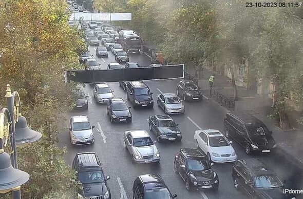 Bakının bir çox yollarında nəqliyyatın sıxlığı müşahidə edilir - SİYAHI