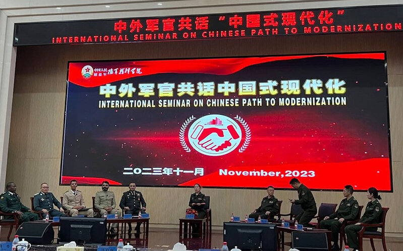 Azərbaycan Ordusunun polkovnik-leytenantı Çində mükafatlandırıldı - FOTO