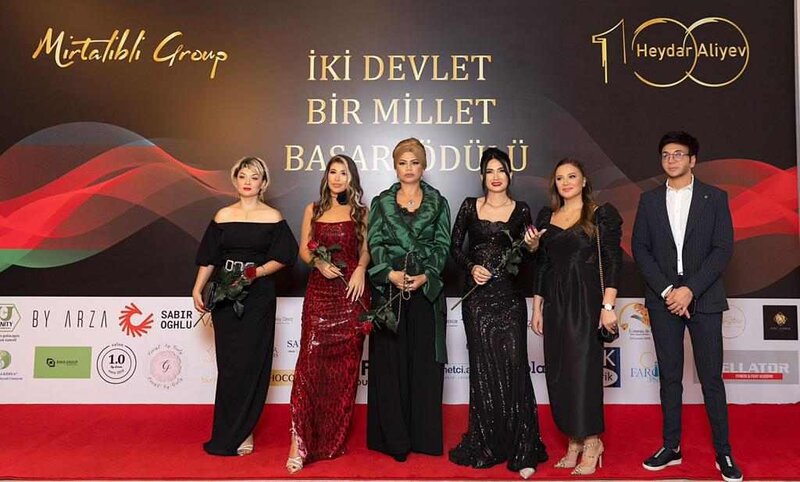 Four Seasons Baku da "Başarı Ödülü" gecəsi təşkil olundu