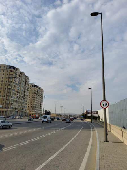 Bakının əsas prospektlərindən birində SÜRƏT HƏDDİ ENDİRİLDİ - VİDEO