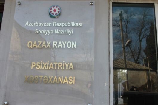 Qazax Rayon Psixiatriya Xəstəxanası eyni şirkətdən dəftərxana malları və mətbəx əşyaları aldı - 55 min manatlıq 5 müqavilə