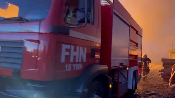 Bakıda inşaat materialları bazarındakı yanğın məhdudlaşdırılıb - YENİLƏNİB