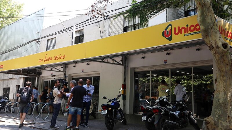 Messinin xanımının marketini soydular