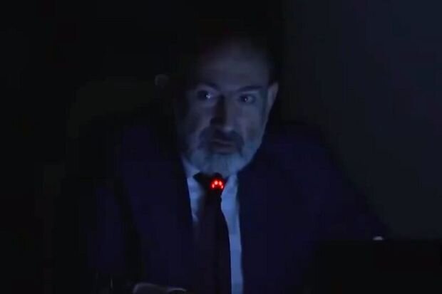 Paşinyanın hökumət evində çıxışı zamanı işıqlar söndü - VİDEO