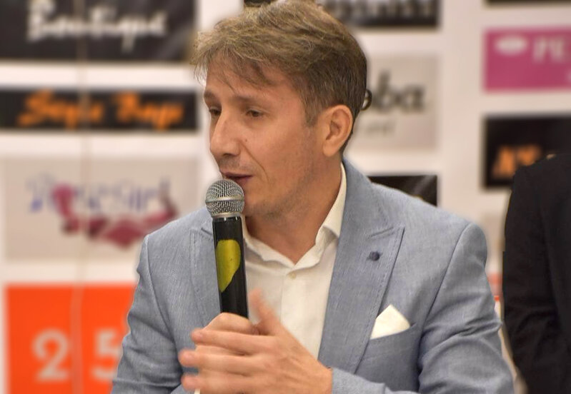 Tanınmış aparıcı: "Gəlin İncəsənət Universitetini bağlayaq, aktyor yetişdirməyək" - VİDEO