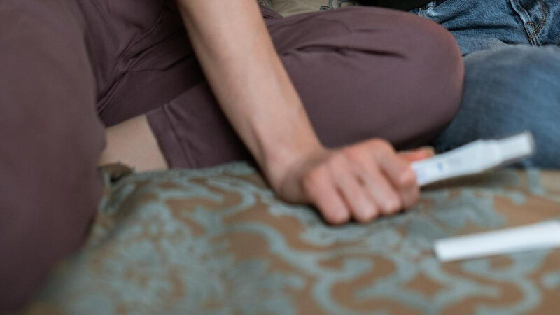 Qazaxıstanda qalmaqal - Deputatın əri 12 yaşlı qızı zorladı