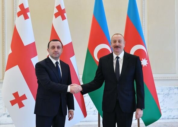 Azərbaycan Prezidenti İlham Əliyev Gürcüstanın Baş naziri İrakli Qaribaşvili ilə görüşüb - FOTO