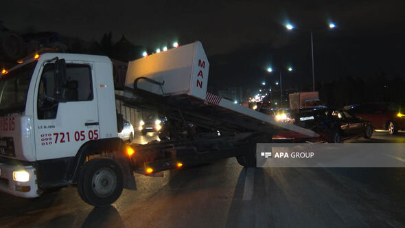 Bakıda iki maşın toqquşub, xəsarət alan var - FOTO