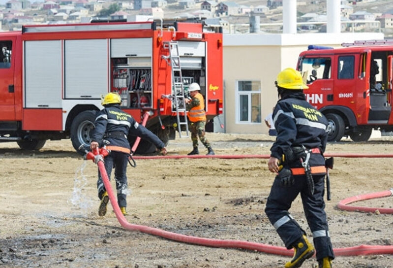 Sumqayıtda mikroavtobus yanıb: Xəsarət alan var