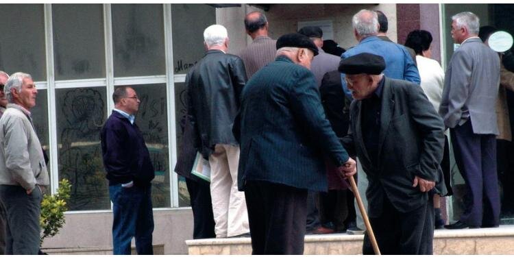 Azərbacanda pensiya yaşı aşağı endirilə bilərmi? - Deputatdan AÇIQLAMA