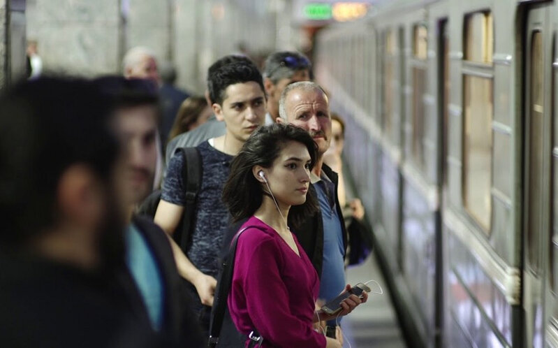 Bakı metrosu sərnişindaşımada tarixi rekorduna yaxınlaşıb