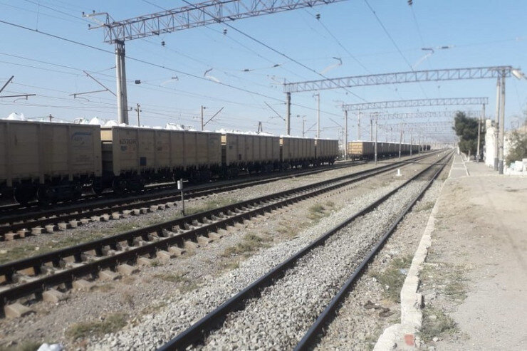 Azərbaycanda qatar 25 yaşlı qadını vurub öldürdü