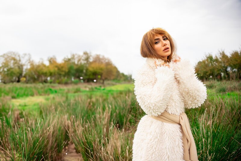 Mehin Hümbətova fərqli obrazda- VİDEO