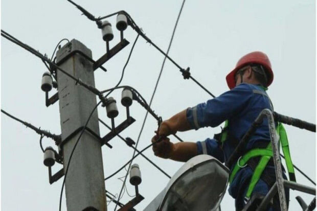 Elektrik dirəyi aşdı, "Azərişıq"ın işçisi yıxılıb öldü