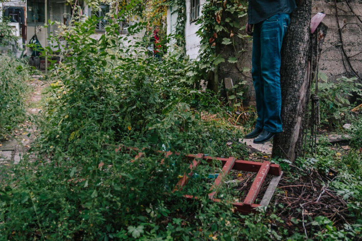 Abşeronda DƏHŞƏT: Evin həyətində asılmış meyit tapıldı