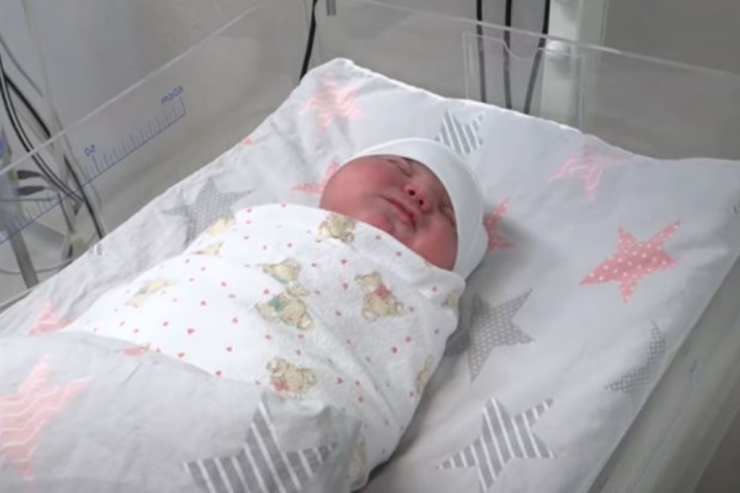 Azərbaycanda 60 yaşlı qadın ilk dəfə ana oldu