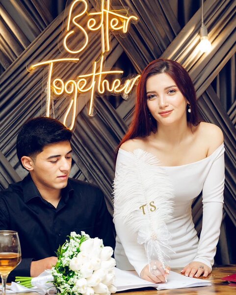 Sevil Gəncə terrorunda onu dağıntılar altından çıxaran oğlanla ailə qurdu - Fotolar